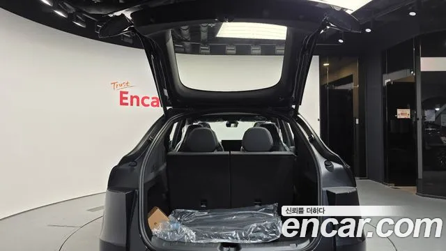 Tesla Model Y — Фото автомобиля 26