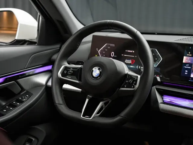 BMW 5 Series — Фото автомобиля 9