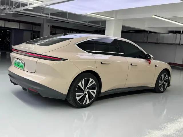 Nio ET5 — Фото автомобиля 9