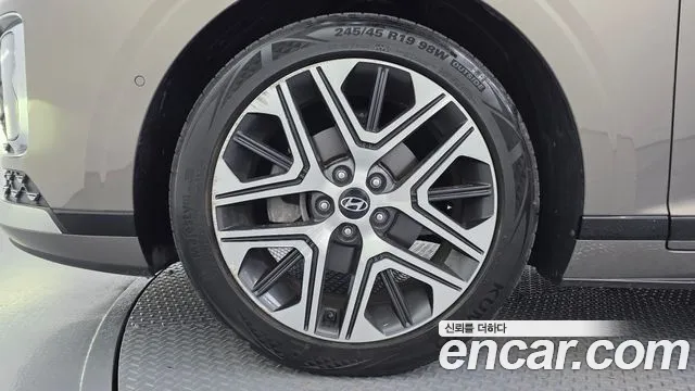 Hyundai Grandeur GN7 — Фото автомобиля 5