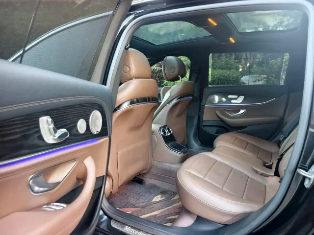 Mercedes-Benz E-Class — Фото автомобиля 10