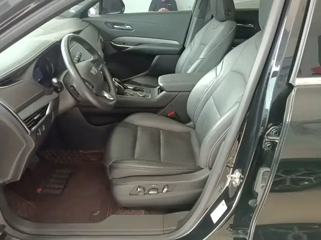 Cadillac XT4 — Фото автомобиля 14