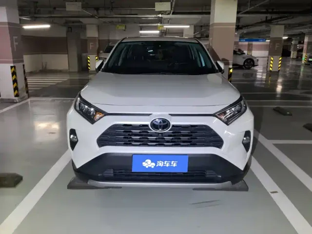 Toyota RAV4 — Фото автомобиля 2