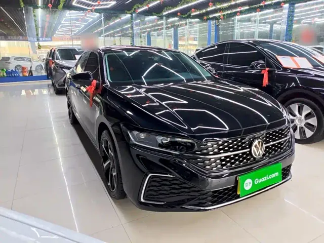 Volkswagen Passat — Фото автомобиля 3