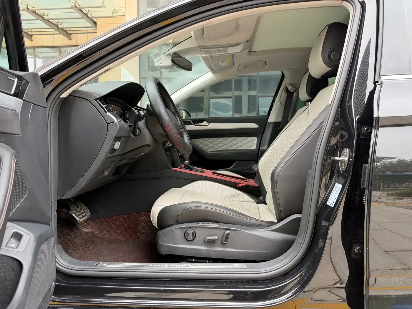 Volkswagen Magotan 2023 Model 2 Million Commemorative Edition 380TSI DSG Flagship — Фото автомобиля 9