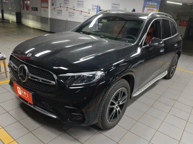 Фотография автомобиля — Mercedes-Benz GLC-Class