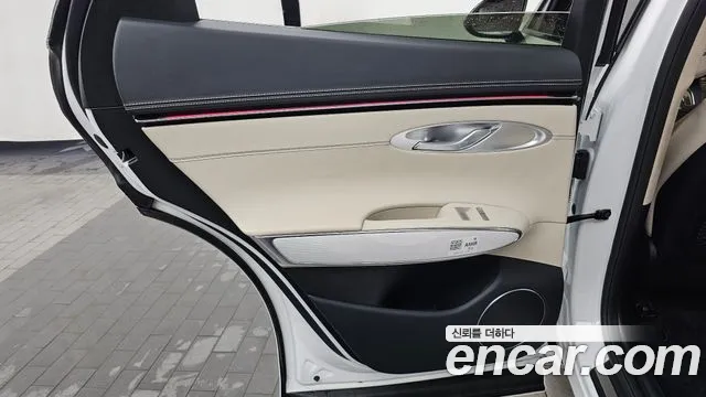 Genesis GV70 2.5T Бензин 2WD — Фото автомобиля 23