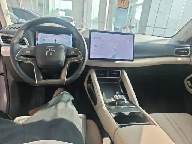 BYD Yuan UP 2024 401KM Leading Edition — Фото автомобиля 9