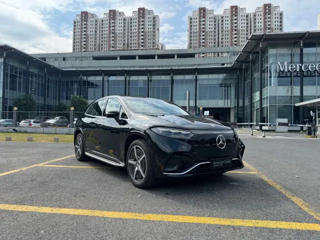 Mercedes-Benz EQS SUV — Фото автомобиля 4