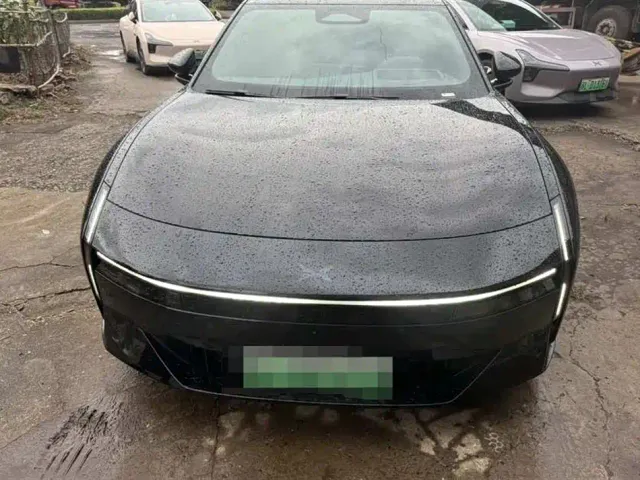 Xpeng P7 — Фото автомобиля 2