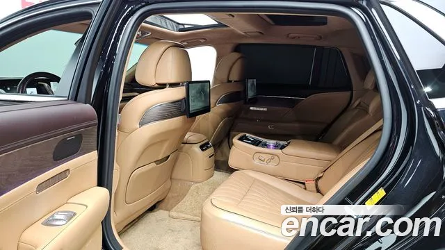 Genesis G90 Бензин 3.5 турбо AWD — Фото автомобиля 12