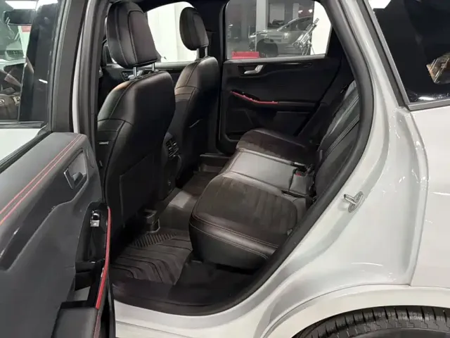 Ford Escape — Фото автомобиля 11