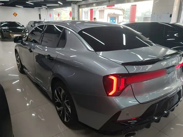 Lynk & Co 03 — Фото автомобиля 4