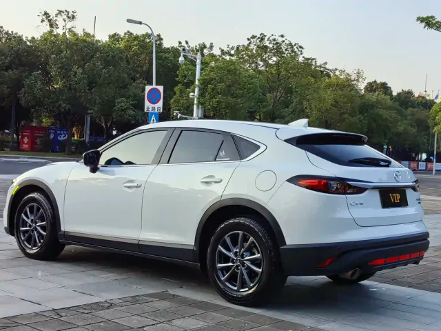 Mazda CX-4 — Фото автомобиля 7