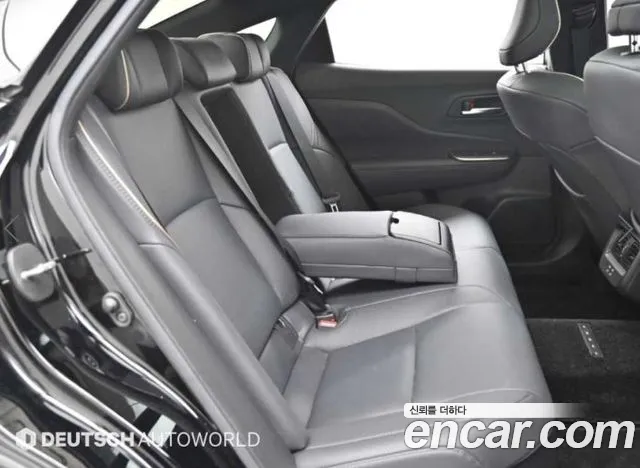 Toyota Crown — Фото автомобиля 12