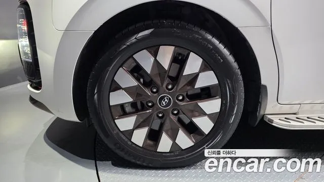 Hyundai Staria Staria 4WD Lounge 9 мест — Фото автомобиля 5