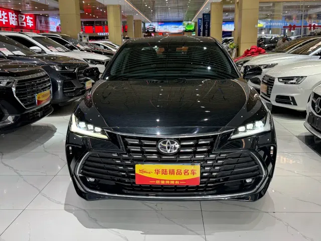 Toyota Avalon — Фото автомобиля 2