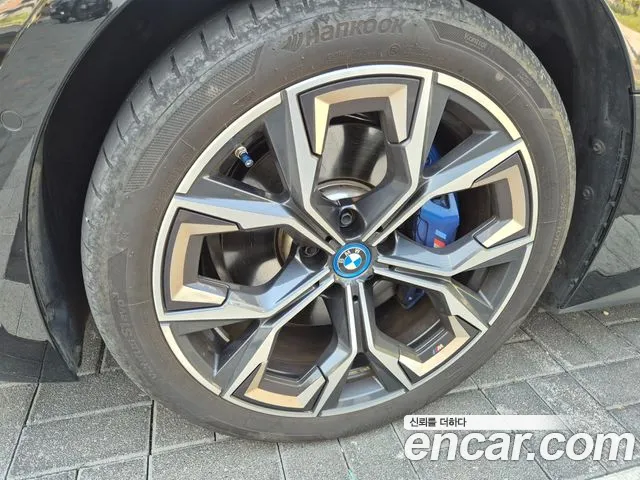 BMW i4 — Фото автомобиля 18