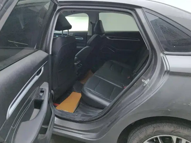 Geely Emgrand — Фото автомобиля 11