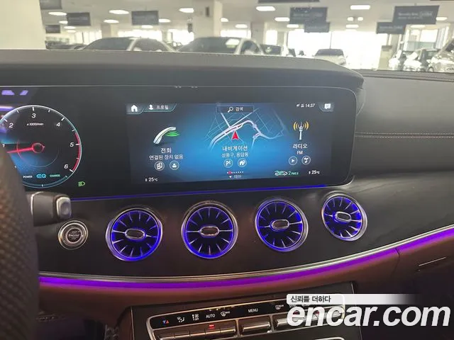 Mercedes-Benz E-Class — Фото автомобиля 16