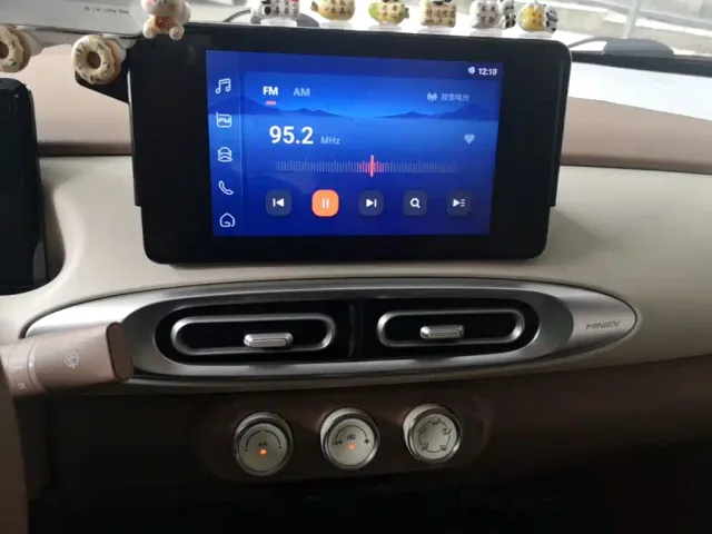 Wuling Hongguang Mini EV — Фото автомобиля 12