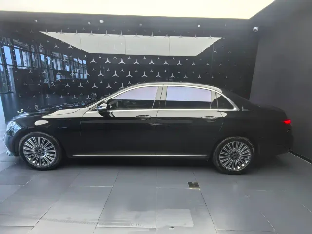 Mercedes-Benz E-Class — Фото автомобиля 13