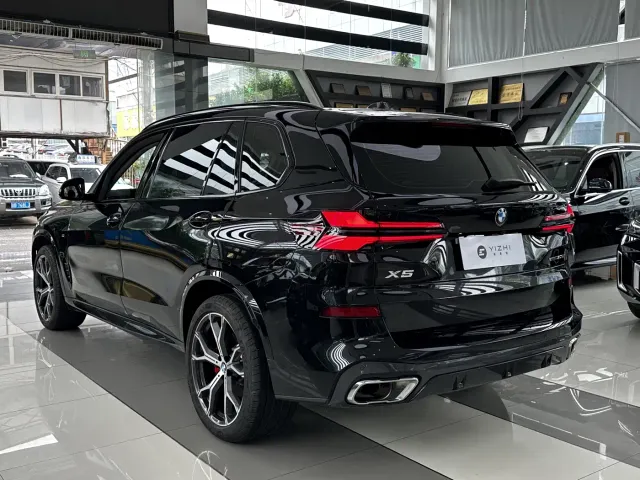 BMW X5 — Фото автомобиля 4