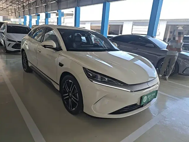 BYD Qin L — Фото автомобиля 3