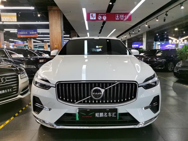 Volvo XC60 — Фото автомобиля 2