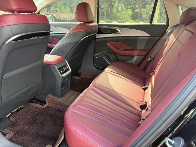 Hongqi H5 — Фото автомобиля 7