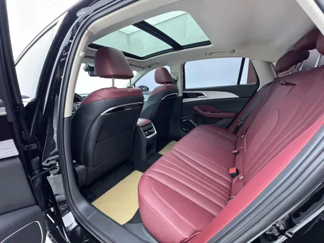 Hongqi H5 — Фото автомобиля 13