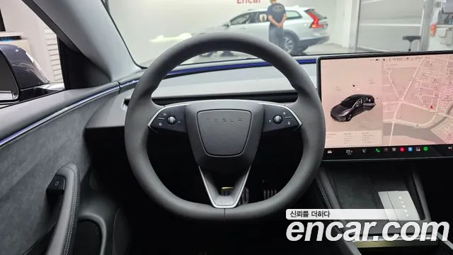 Tesla Model 3 — Фото автомобиля 21