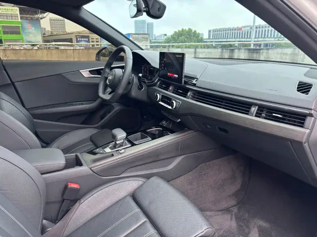 Audi A4L — Фото автомобиля 10