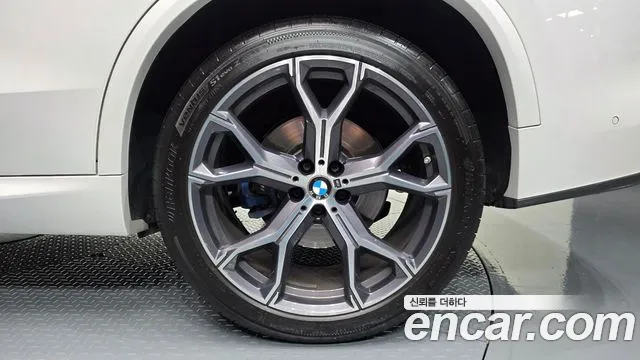 BMW X5 xDrive 40i M Sport — Фото автомобиля 5