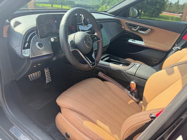 Mercedes-Benz E-Class — Фото автомобиля 4