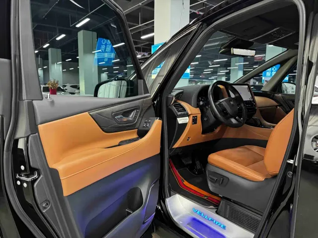 Toyota Vellfire — Фото автомобиля 4