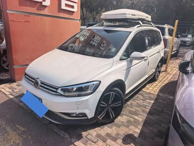 Фотография автомобиля — Volkswagen Touran