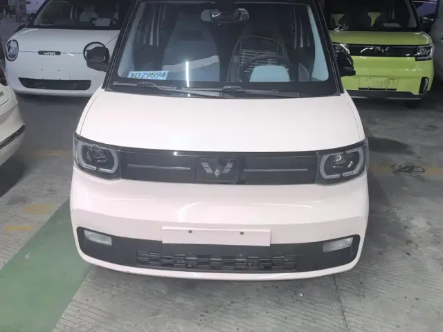 Wuling Hongguang Mini EV — Фото автомобиля 2