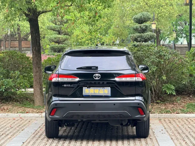 Toyota Corolla Cross — Фото автомобиля 5