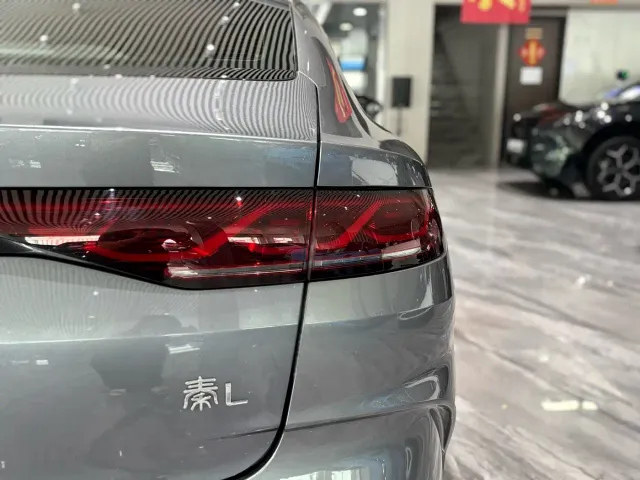 BYD Qin L — Фото автомобиля 27