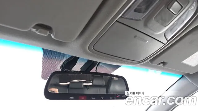 Kia Niro — Фото автомобиля 23