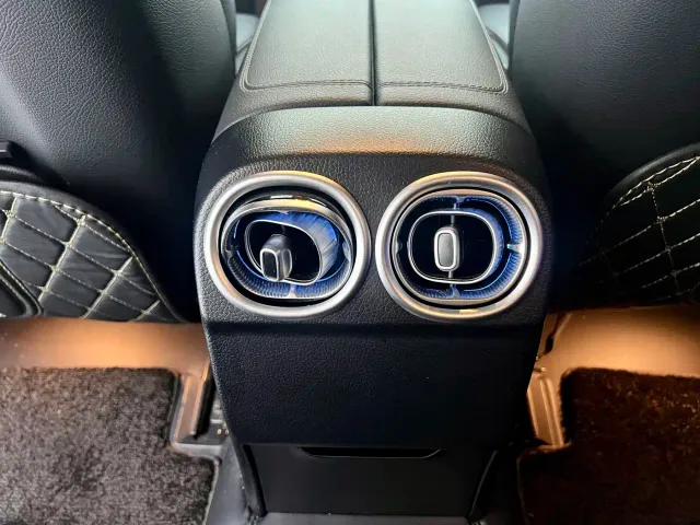 Mercedes-Benz C-Class — Фото автомобиля 13
