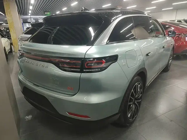 Leapmotor C11 — Фото автомобиля 6