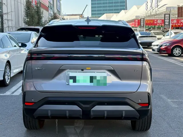 Geely Galaxy L7 — Фото автомобиля 8