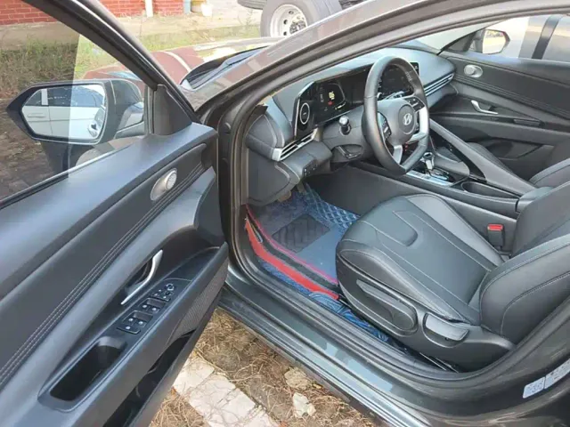 Hyundai Elantra — Фото автомобиля 15