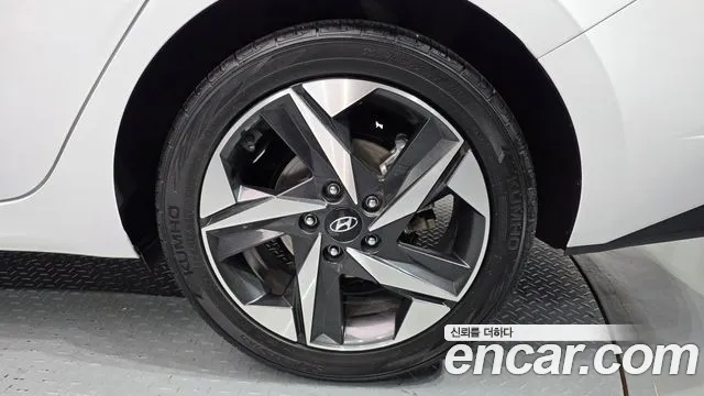 Hyundai AVANTE Avante (CN7) — Фото автомобиля 21