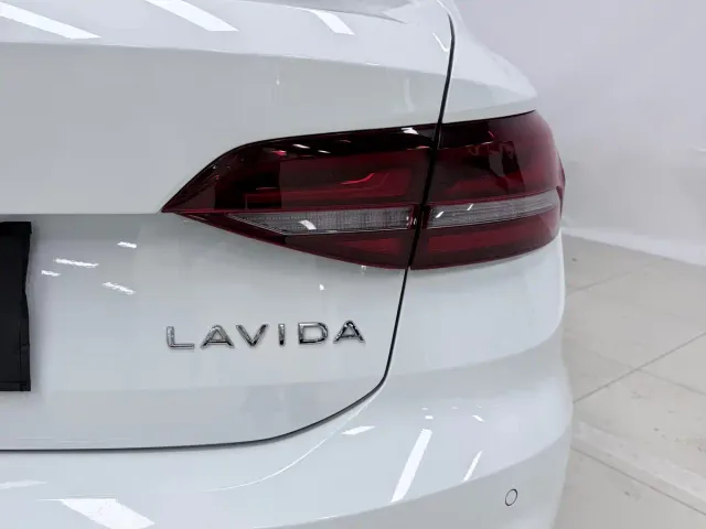 Volkswagen Lavida — Фото автомобиля 9
