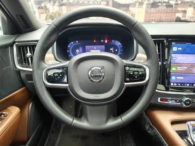 Volvo S90 — Фото автомобиля 4