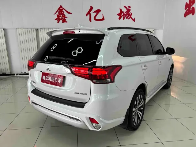 Mitsubishi Outlander — Фото автомобиля 4