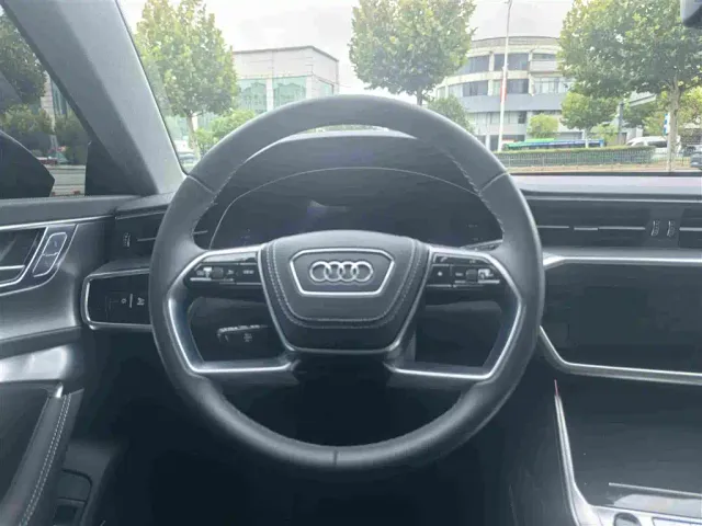 Audi A7L — Фото автомобиля 16